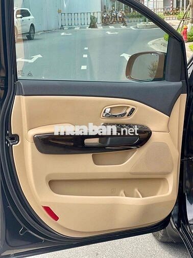 Kia Sedona 2.2D Premium 2019 màu đen siêu đẹp