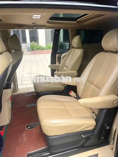 Kia Sedona 2.2D Premium 2019 màu đen siêu đẹp