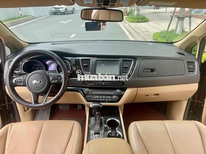 Kia Sedona 2.2D Premium 2019 màu đen siêu đẹp