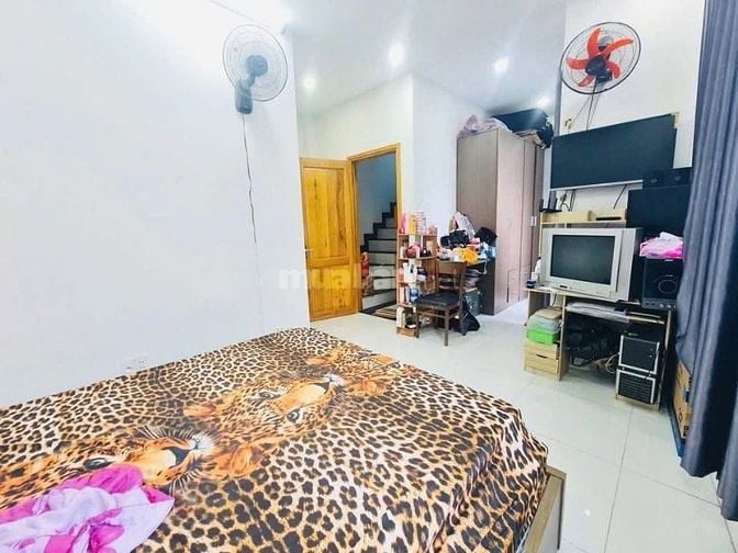  Nhà Phan Huy Thực 60m2 sát bên trường Tiểu Học Tân Quy, giá 3tỷ270