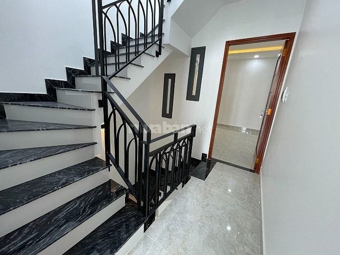 Cho thuê nguyên căn số 91/22C Nguyễn Trọng Tuyển, n.thất ccấp, Hẻm ôtô