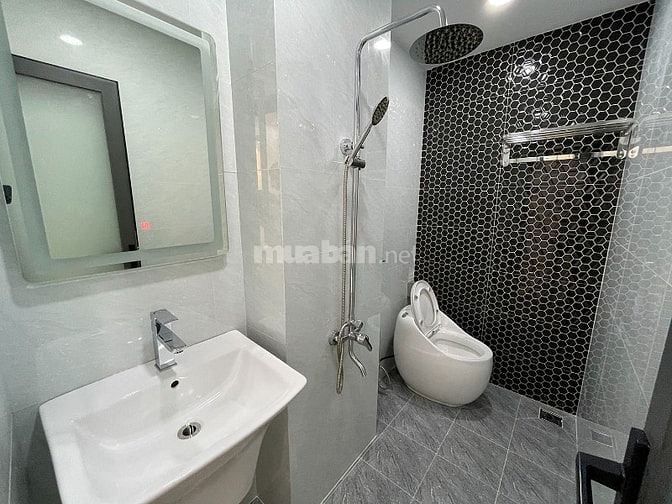Cho thuê nguyên căn số 91/22C Nguyễn Trọng Tuyển, n.thất ccấp, Hẻm ôtô