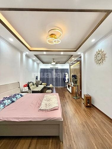 Bán nhà mặt ngõ 84 Lĩnh Nam, ngõ ô tô tránh, kinh doanh, 70m2, 6 tầng