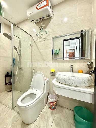 Bán nhà mặt ngõ 84 Lĩnh Nam, ngõ ô tô tránh, kinh doanh, 70m2, 6 tầng