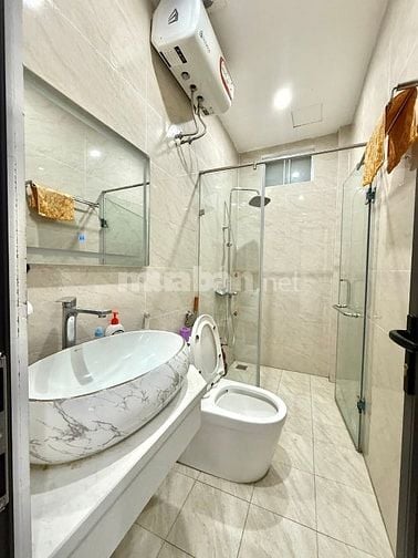 Bán nhà mặt ngõ 84 Lĩnh Nam, ngõ ô tô tránh, kinh doanh, 70m2, 6 tầng