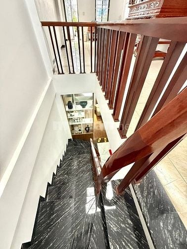 Bán nhà mặt ngõ 84 Lĩnh Nam, ngõ ô tô tránh, kinh doanh, 70m2, 6 tầng