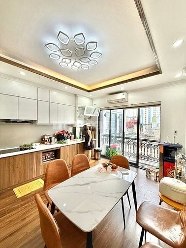 Bán nhà mặt ngõ 84 Lĩnh Nam, ngõ ô tô tránh, kinh doanh, 70m2, 6 tầng