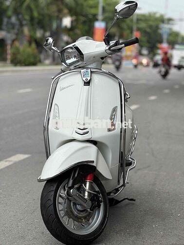 VESPA 2018 lốp rin theo xe đẹp ken chất khỏi bàn