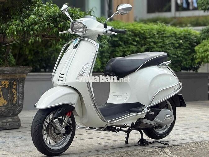 VESPA 2018 lốp rin theo xe đẹp ken chất khỏi bàn