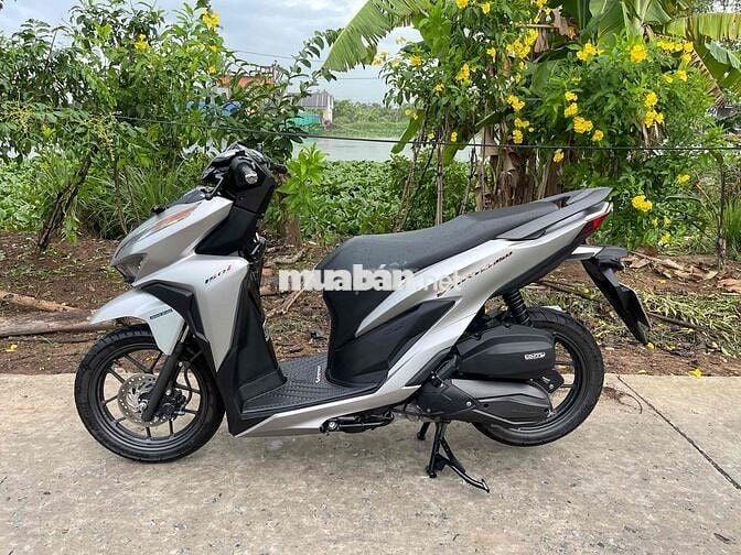 Cần bán vario 125 máy rin có bán góp qua ngân hàng
