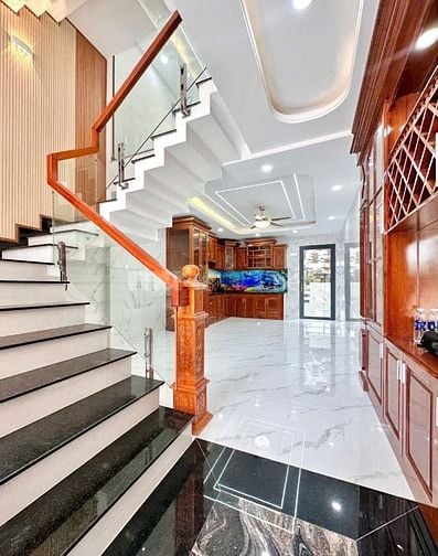 Bán Nhà đường Lê Văn Quới: 4mx16m đúc 1 lửng 3 lầu