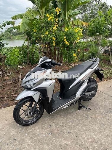 Cần bán vario 125 máy rin có bán góp qua ngân hàng