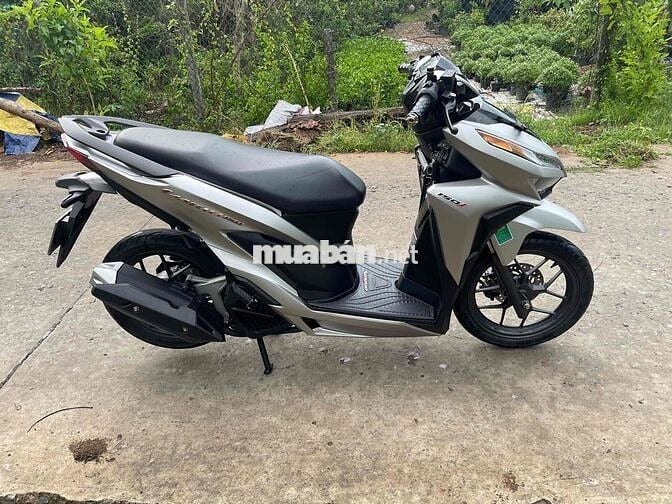 Cần bán vario 125 máy rin có bán góp qua ngân hàng