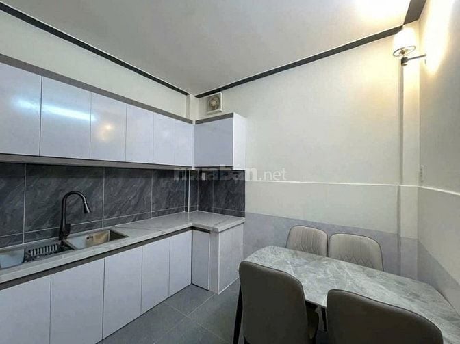 Nhanh thì còn! Nhà Lê Văn Sỹ, Quận 3. Nhà SHR, DT 64m2 giá 3tỷ050tr