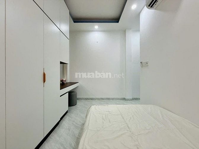 Bán nhà ngay trung tâm giá cực tốt chỉ 3,480tỷ Trần Phú p4 q5.