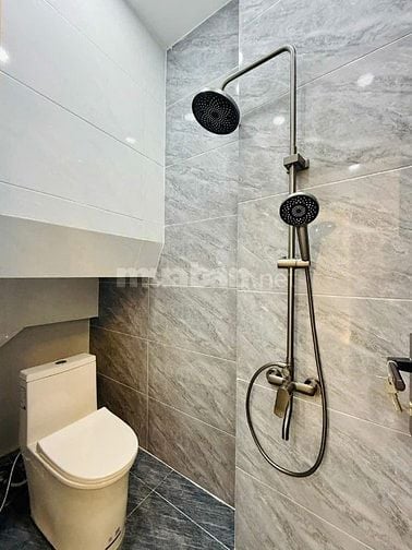 Bán nhà ngay trung tâm giá cực tốt chỉ 3,480tỷ Trần Phú p4 q5.