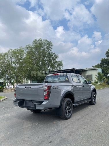 D-MAX 2 cầu số tự động type z 2025