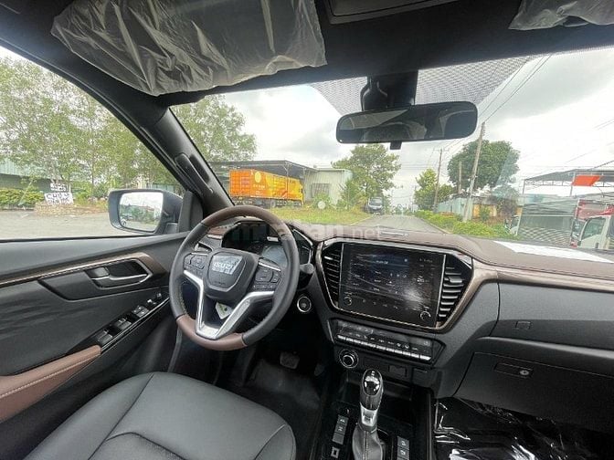 D-MAX 2 cầu số tự động type z 2025