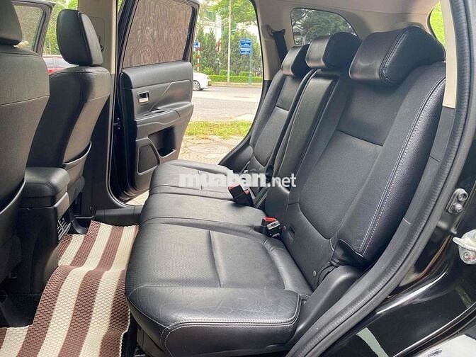 Missu OUTLANDER 2.4 PREMIUM 4x4 Black