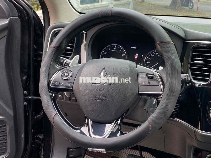 Missu OUTLANDER 2.4 PREMIUM 4x4 Black