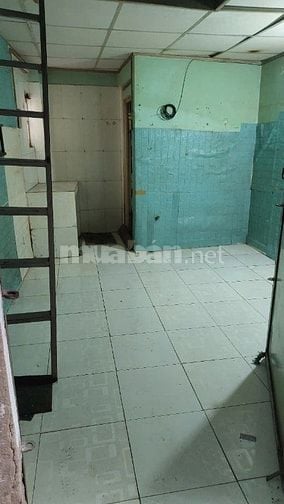 Phòng cho thuê thoáng mát 30m2 mặt tiền Đặng Thúc Liêng quận 8