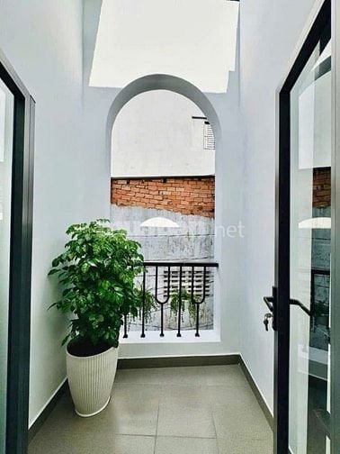 Nhà dọn vào ở được ngay đường Lưu Hữu Phước, Q8. Gần UBND phường