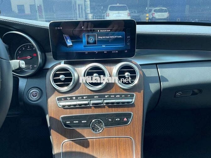Mercedes C200 Exclusive 2020-36000km đẹp miễn chê
