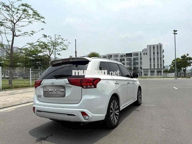 Mitsubishi Outlander 2022 - 28000 km