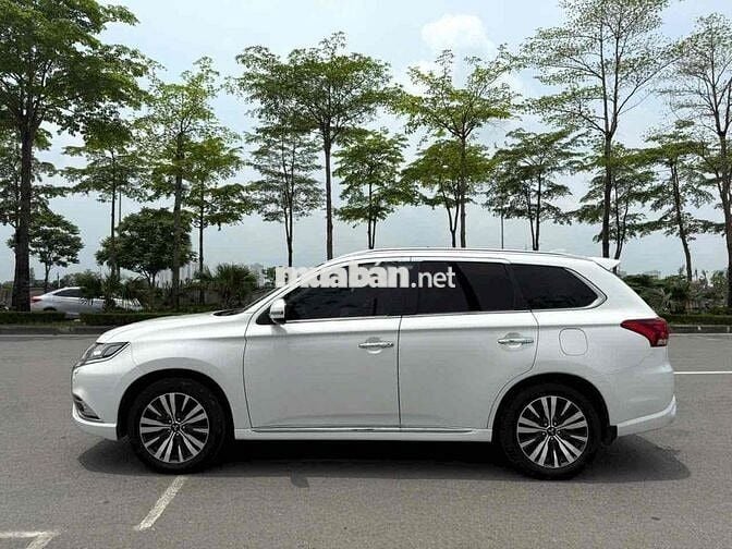 Mitsubishi Outlander 2022 - 28000 km
