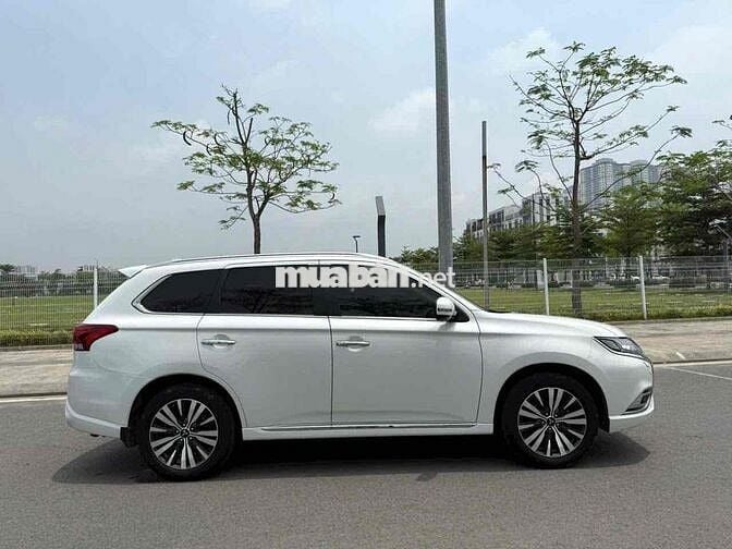 Mitsubishi Outlander 2022 - 28000 km