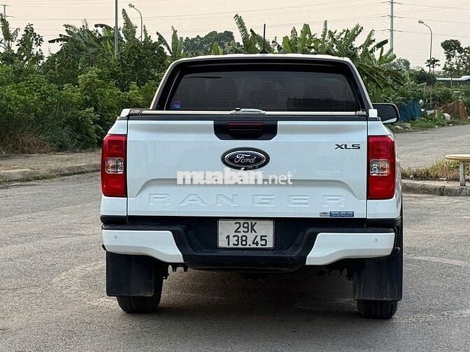 Bán xe Ford Ranger 2024 XLS 2.0 màu trắng mới tinh