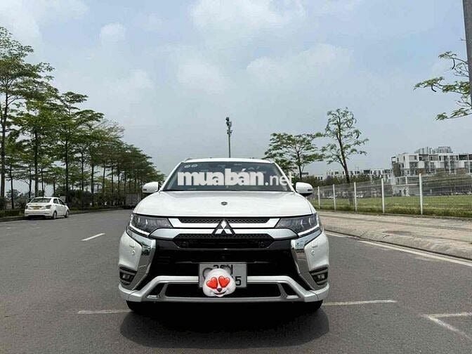 Mitsubishi Outlander 2022 - 28000 km