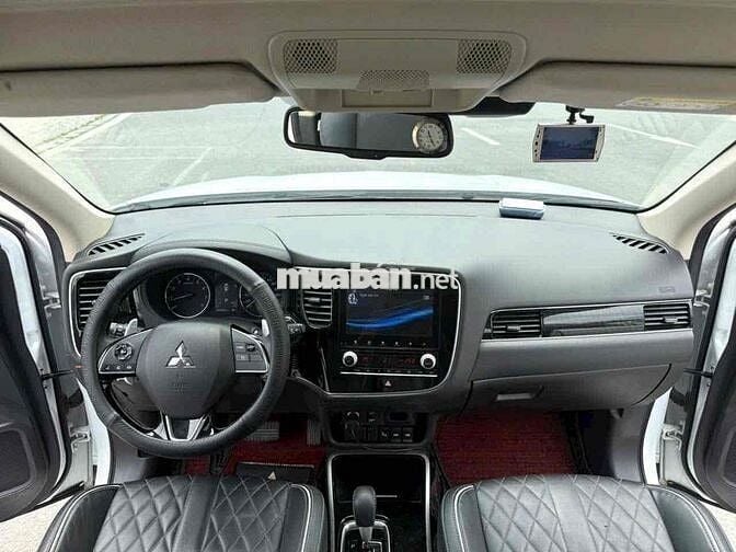 Mitsubishi Outlander 2022 - 28000 km