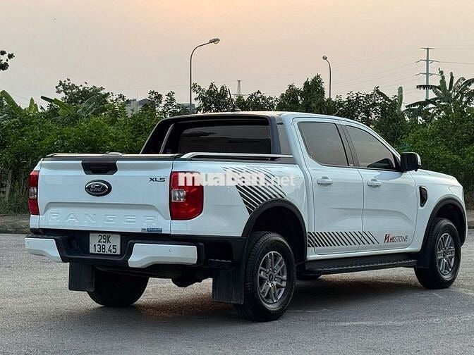 Bán xe Ford Ranger 2024 XLS 2.0 màu trắng mới tinh