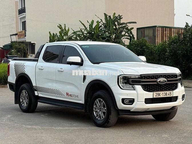 Bán xe Ford Ranger 2024 XLS 2.0 màu trắng mới tinh