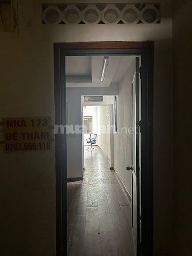 Cho Thuê nhà mặt tiền (Lầu 1), số 173 Đề Thám, P.Phạm Ngũ Lão, Q.1