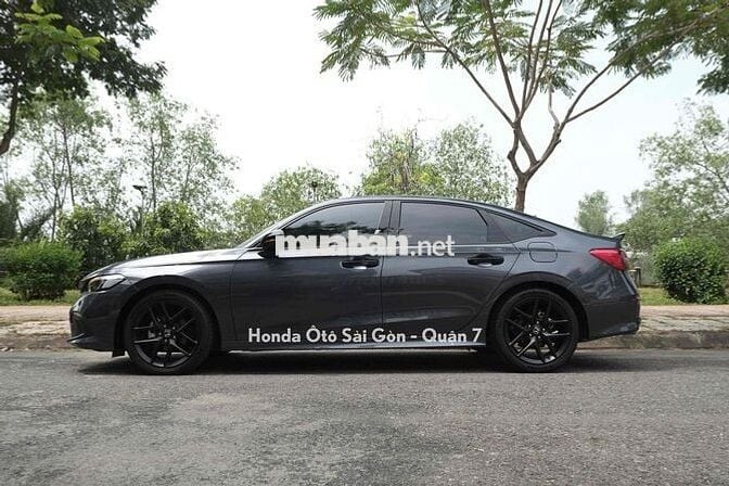 Honda Civic 2022 RS Xam - 22700 km, Sơn zin 99%