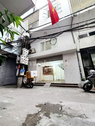 Cho thuê nhà 26 ngõ 403 Bạch Mai, 3 tầng 2N, 2WC, khách, bếp, ban công