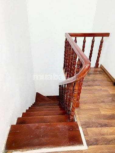 Cho thuê nhà 26 ngõ 403 Bạch Mai, 3 tầng 2N, 2WC, khách, bếp, ban công