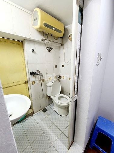 Cho thuê nhà 26 ngõ 403 Bạch Mai, 3 tầng 2N, 2WC, khách, bếp, ban công
