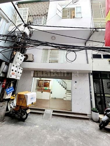 Cho thuê nhà 26 ngõ 403 Bạch Mai, 3 tầng 2N, 2WC, khách, bếp, ban công