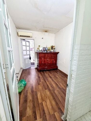 Cho thuê nhà 26 ngõ 403 Bạch Mai, 3 tầng 2N, 2WC, khách, bếp, ban công