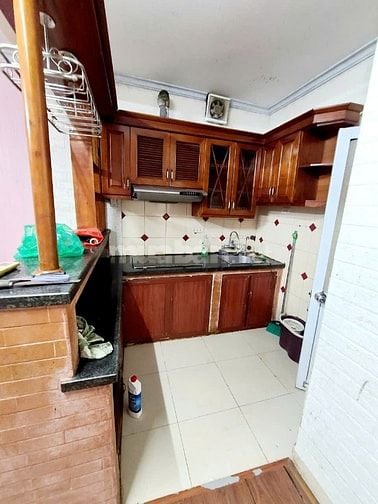 Cho thuê nhà 26 ngõ 403 Bạch Mai, 3 tầng 2N, 2WC, khách, bếp, ban công