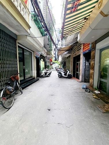 Cho thuê nhà 26 ngõ 403 Bạch Mai, 3 tầng 2N, 2WC, khách, bếp, ban công