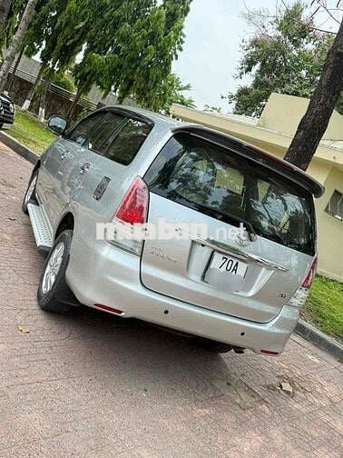 Toyota Innova 2010 G - 180000 km