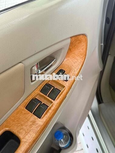 Toyota Innova 2010 G - 180000 km
