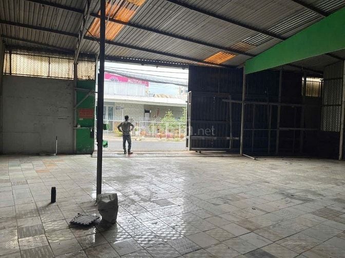 Cho thuê kho Gần Cầu Tham Lương Q12_Diện tích 14*25 350 m²,có gác lửng