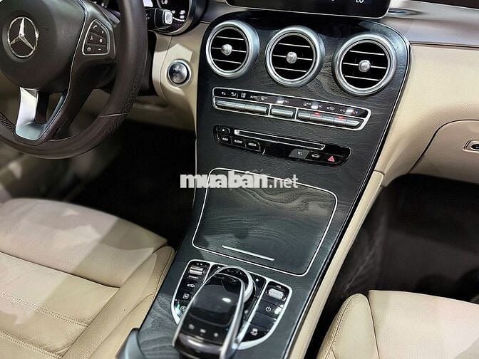 Mercedes Benz GLC300 4MATIC 2017 - 92000 km