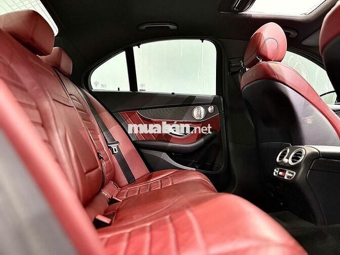 Mercedes Benz C300 AMG 2017 - 61000 km