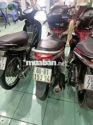 Honda Airblade Fi - Yamaha Sirius
